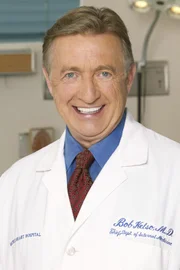 Ken Jenkins (Dr. Bob Kelso).