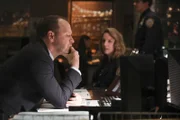 Danny Reagan (Donnie Wahlberg, l.); Faith Madson (Jessie Mueller, r.)