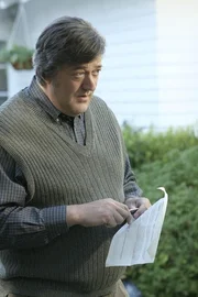 Gordon Wyatt (Stephen Fry) Gordon Wyatt (Stephen Fry)