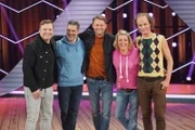 Gastgeber Comedy-Ass Max Giermann (M.) und seine Gäste v.l.: Martin Klempnow, Nick Kavanian, Mirja Boes und Olaf Schubert.