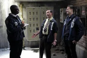 (v.l.n.r.) Captain Ray Holt (André Braugher); Charles Boyle (Joe Lo Truglio); Jake Peralta (Andy Samberg)