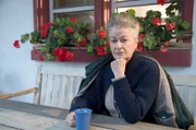 Johanna (Ursula Cantieni) beschließt, den Vorsitz der Landfrauen aufzugeben.