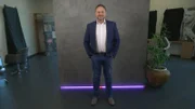 Alexander Tauer vor seiner Verwandlung in Tim  +++ Die Verwendung des sendungsbezogenen Materials ist nur mit dem Hinweis und Verlinkung auf RTL+ gestattet. +++