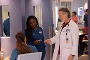 l-r:  Maggie Lockwood (Marlyne Barrett), Dr. Dean Archer (Steven Weber)