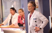 Dr. Dean Archer (Steven Weber)