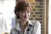 Haydn Gwynne (Sandra Walters).