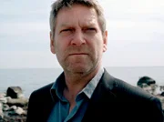 ARD KOMMISSAR WALLANDER - DIE FALSCHE FÄHRTE (wallander - sidetracked), S/GB/D 2008, Regie Philip Martin, am Freitag (06.07.12) um 23:30 Uhr im Ersten. Wallander (Kenneth Branagh) dämmert allmählich, dass er sich auf der falschen Fährte befindet.
