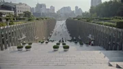 Lowline. Ein unterirdischer Park in New York City.; EWHA Women's University in Seoul (Dominique Perrault Architects).