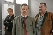 Können die Cops Korbinian Hofer und Michi Mohr den Aussagen von Immobilienmakler Josef Hartinger Glauben schenken? (v.li.: Max Müller, Werner Rom, Joseph Hannesschläger).