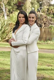 Tash (l.); Amanda (r.)