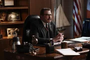 Frank Reagan (Tom Selleck)