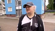 Bei Dieter wiederum laufen die Dinge nicht rund, sowohl bei der Arbeit als auch privat.