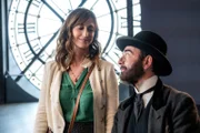 Um den Mysterien der Kunst auf den Grund zu gehen, studiert Florence (Eléonore Bernheim) die Werke des Künstlers Toulouse-Lautrec (Bruno Solo) so genau, dass sie ihn sich vorstellen kann.