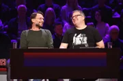 Rateteam-Kapitän Elton (r.) mit Schauspieler Thomas Kretschmann (l.).