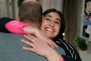 Esma (Özge Delioglan) ist erleichtert, als Tobias (Patrick Müller) die Suche nach Bandits Eigentümer einstellen will.