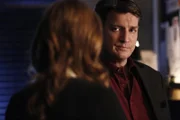 Becketts (Stana Katic, l.) und Castles (Nathan Fillion, r.) aktueller Fall liefert wieder viel Stoff für verrückte Theorien: Ein Mann, der illegal mit türkischen Kunstschätzen, darunter sogar Aladdins Wunderlampe, handelte, wurde getötet ...