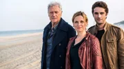 Theo Clüver (Robert Atzorn, l.), Ina Behrendsen (Julia Brendler, M.) und Hinnerk Feldmann (Oliver Wnuk, r.).