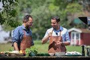 Adnan Maral (links) und Ali Güngörmüs haben Freude am Grillen