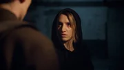Charlie (Aloïse Sauvage, rechts) erfährt von Lux (Théo Fernandez) Plan.