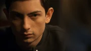 Lux (Théo Fernandez) hat eine neue Vermutung, wer der White Duke sein könnte.