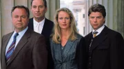 v.li.: Kriminalhauptkommissar Stefan Kehler (Wolfgang Bathke), Oberstaatsanwalt Dr. Gerhart Lotze (Henry van Lyck), Staatsanwältin Charlotte Glaser (Britta Schmeling), Kriminalkommissar Peter Wolniak (Uwe Fellensiek)