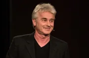 Werner Schmidbauer führt als Moderator durch die Jubiläumssendung von "radioSpitzen live vor Ort" im Alten Speicher in Ebersberg. Weiteres Bildmaterial finden Sie unter www.br-foto.de.