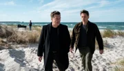 Hauke (Florian Panzner, l.) zieht die Soko ab. Tjark (Hendrik Duryn) ist damit nicht einverstanden.