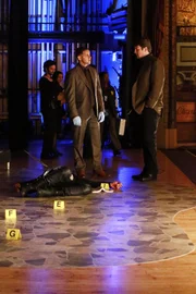 Nachdem ein Schauspieler ermordet wurde, finden Castle (Nathan Fillion, l.) und Detective Esposito (Jon Huertas, r.) heraus, dass der Star wohl mehr Sorgen hatte als gedacht ...