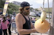 Nick Thorne unterrichtet in den North Devon Combes das Wellenreiten und ist ein lokaler Held im Langstreckenschwimmen.