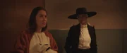 Missy (l. Jasper Polish) und The Woman (Kate Bosworth)
