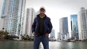 Historiker und Miami River Tour Guide, Paul George, in der Mündung des Miami River.