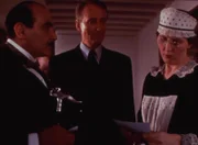 RETEQUATTRO NELLA FOTO, DA SINISTRA: DAVID SUCHET (HERCULE POIROT), HUGH FRASER (HASTINGS), FENELLA WOOLGAR (ELLIS)