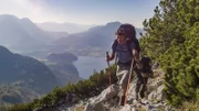 v.li.: Die beiden Wingsuit-Piloten Peter Salzmann und Marco Waltenspiel
