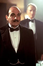 v.l.n.r. Poirot (David Suchet) und Captain Hastings (Hugh Fraser)