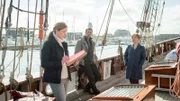 Die Kommissare Katrin Börensen (Claudia Schmutzler, r.) und Lars Pöhlmann (Dominic Boeer, M.) lassen nicht locker: Jasmin Reeker (Stephanie Krogmann, l.) gibt zu: Sie kannte Norden. Angeblich hatten sie nur eine kurze Affäre. Mit seinem Tod will Jasmin nichts zu tun haben. Können die Kommissare ihr glauben? Warum ist sie so lange weggeblieben und am Tatabend plötzlich wieder bei einer Sitzung der Anonymen Alkoholiker aufgetaucht?