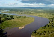 Der Luangwa-Fluss in Sambia: Leben spendende Wasserquelle für viele Tiere.