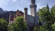 Henrik (30) und Lisa (26) aus Wegberg machen Urlaub und besichtigen Schloss Neuschwanstein.
