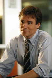 Eine 58-Jährige erleidet, während sie die Dienste einer Prostituierten in Anspruch nimmt, einen Krampfanfall. Gemeinsam mit Foreman, Cameron und Chase übernimmt Dr. James Wilson (Robert Sean Leonard) den Fall ...