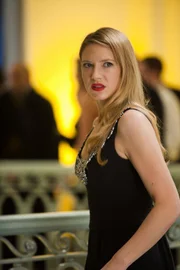 Olivia (Anna Torv) und ihr Team müssen sich auf die Fähigkeiten eines alten Bekannten von Walter Bishop verlassen, um Biowaffen-Attacken zu stoppen ...
