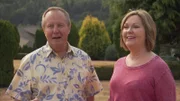 Buchhalterin Jacki und Vertriebsleiter Rob wohnen in einem Vorort von Seattle und sind reif für die Insel. Sie haben genug von ihrem hektischen Leben und wollen Verkehrschaos und Abgase gegen Wellenrauschen und reine Luft eintauschen. Camano Island im Norden von Puget Sound, Washington, ist das Ziel ihrer Wünsche. Die kleine Insel besticht durch ihren entspannten Lifestyle, ist ideal für Strandspaziergänge, Wanderungen vor schöner Bergkulisse und Wassersport. Zusammen mit Maklerin Pam sucht das Paar nun ein Haus am Meer mit vier Zimmern, separatem Gästebereich, schickem Bad und großer Terrasse. Sollte es nichts Passendes geben, würden sie auch selber bauen.