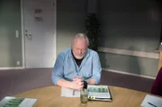 Lars (Bjarne Henriksen) – und mit ihm das Jugendamt – hat die Empfehlung ausgesprochen, die Kinder weiterhin nicht nach Hause zu lassen.