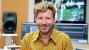 Erzählt wird der Film über Unser Land in den 70ern von WDR 2-Moderator Thorsten Schorn, selbst ein Kind der 70er.