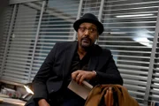 Alec Mercer (Jesse L. Martin)