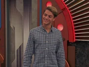 Henry Hart (Jace Norman)