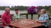 Bruce und seine Frau Agnes möchten ihr hektisches Leben in Tacoma, Washington, gegen mehr Spaß, Freizeit und Abenteuer auf Anderson Island eintauschen. Die schöne, grüne Insel bietet neben zahlreichen Wassersportaktivitäten auch kilometerlange, traumhafte Wanderwege, Golfplätze, Museen und ursprüngliche Bauernmärkte. Da Bruce beruflich flexibel ist, steht einem Umzug nichts im Weg. Doch noch fehlt dem Paar das perfekte Haus - wenn möglich am Strand mit freiem Meerblick und genug Platz für ihre beiden lebhaften Hunde.