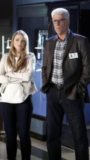 Morgan Brody (Elisabeth Harnois) und D.B. Russell (Ted Danson) versuchen herauszufinden, warum der Chemie-Lehrer Chet Messner sterben musste.