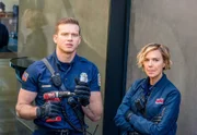 Oliver Stark (Evan ‚Buck‘ Buckley), Arielle Kebbel (Lucy Donato).