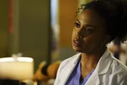 Kann die Einstellung eines Vaters zur Behandlung dessen Sohnes nicht nachvollziehen: Stephanie (Jerrika Hinton) ...