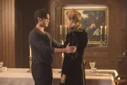 John Lowe (Wes Bentley, l.); Dr. Alex Lowe (Chloë Sevigny, r.)
