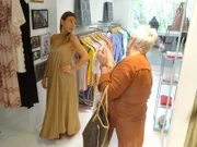 Shoppingbegleitung Veronika und Kandidatin Alice D. (l.)
